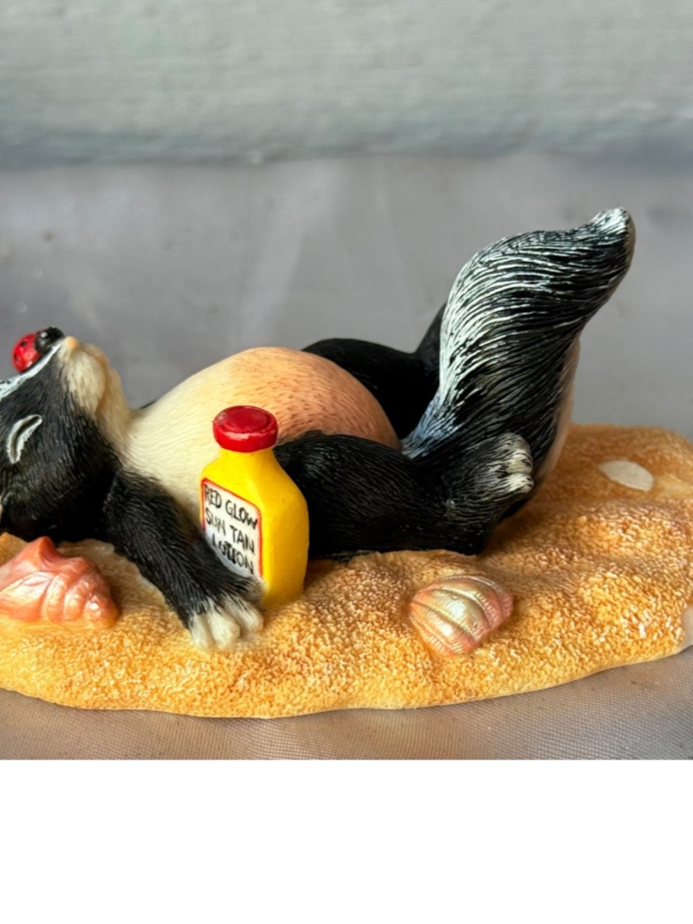 1998 Charming Tails Stewart’s Day in the Sun Skunk 83/805 Fitz & Floyd Retired